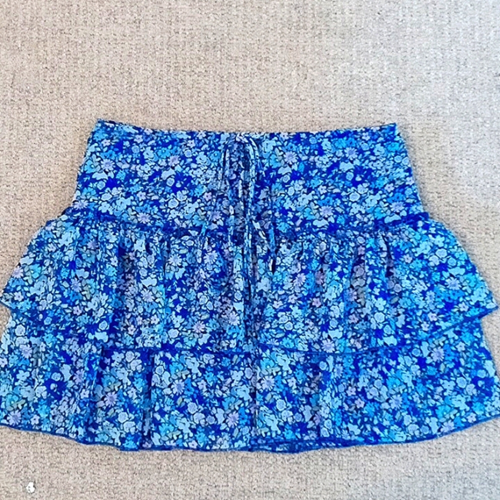 Women's tiered mini skirt